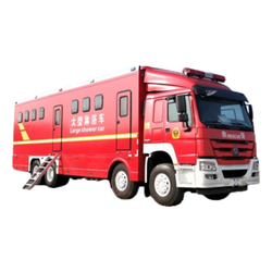 Heavy Duty Howo 4WD Rear 8WD Shower Truck